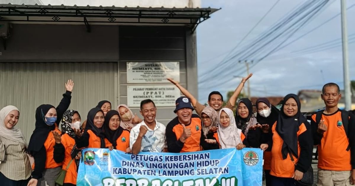 Ada Pesan Kabid Lingkungan Hidup Saat Bagi Takjil,