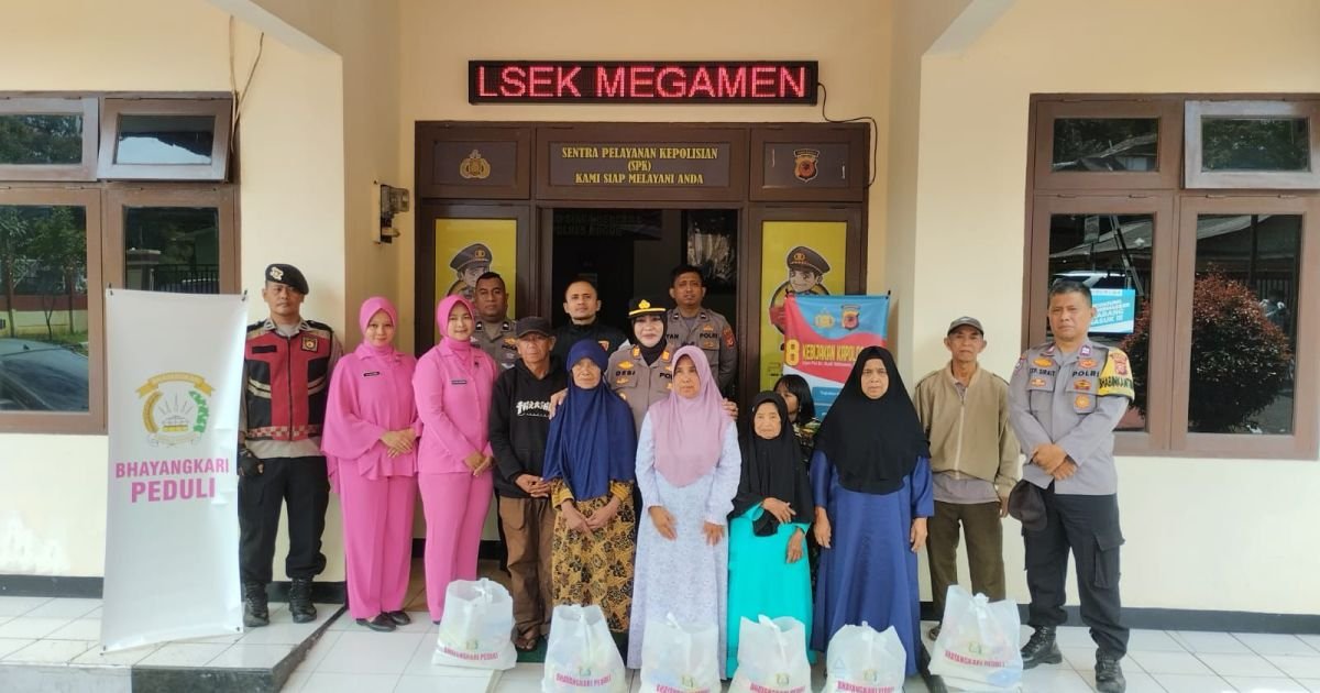 POLISI BAIK, Giat Menyalurkan Pembagian Bantuan Sembako
