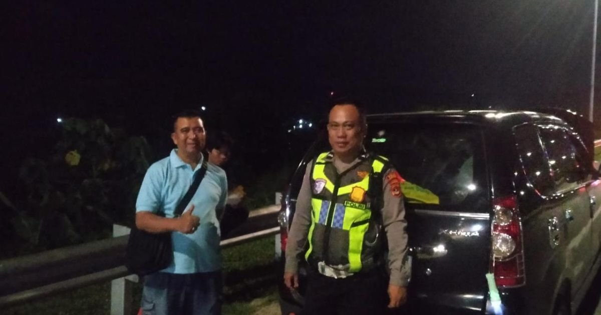 Manfaatkan Layanan 110, Pemudik di Bakauheni Dapat Bantuan Cepat dari Polisi.