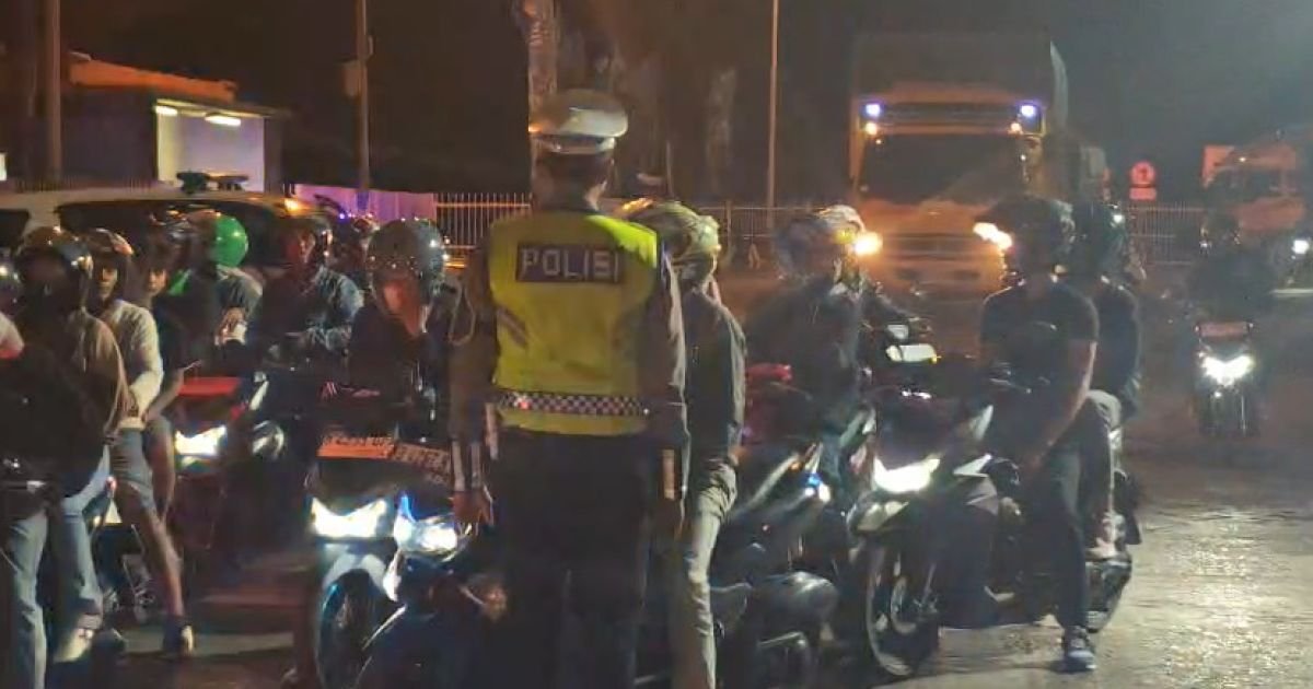 Polisi Kawal Pemudik Motor dari Bakauheni Menuju Bandar Lampung.