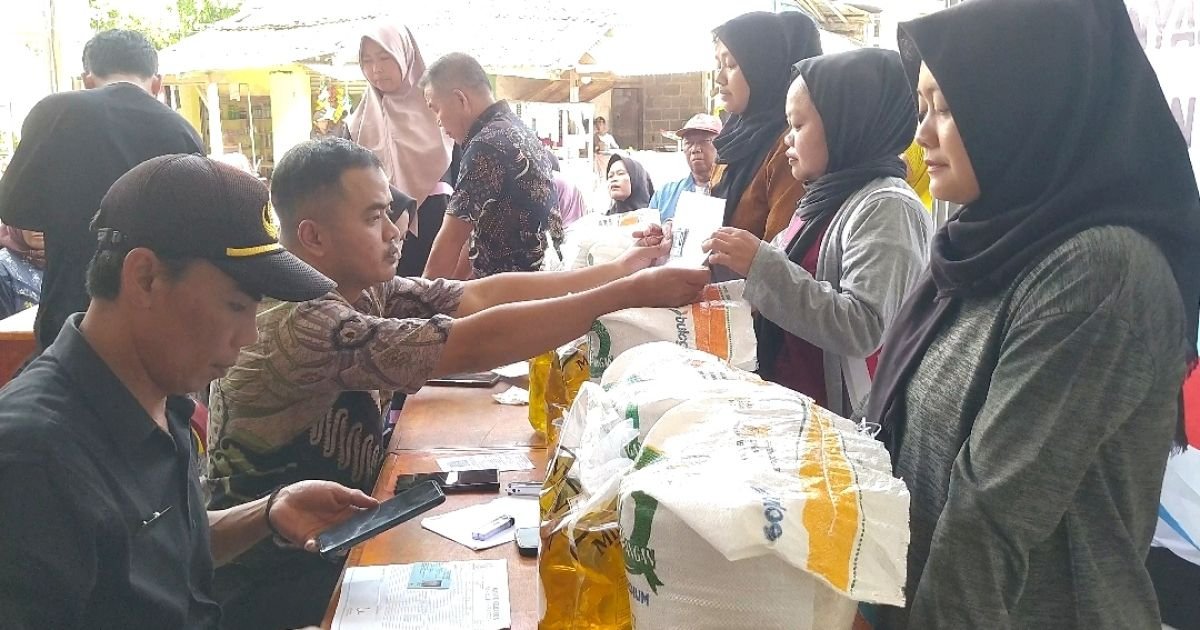 Pemdes Cibadak Kecamatan Sukamakmur Kabupaten Bogor, Salurkan Bantuan Pangan kepada 1.919 KPM