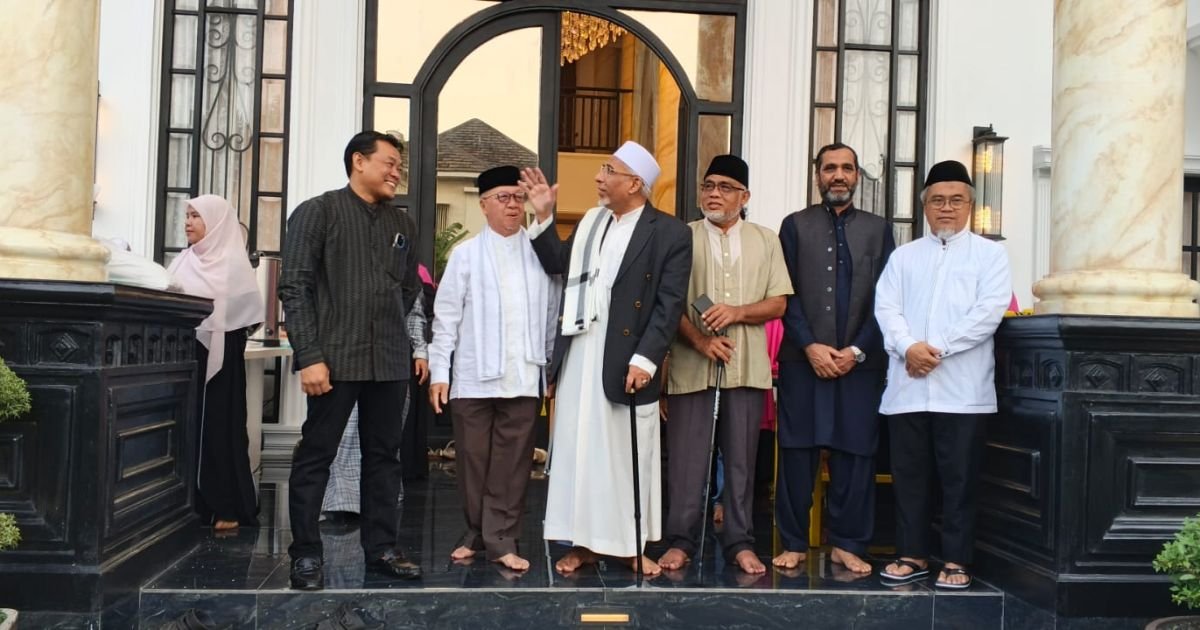 Gus Sholeh Gelar Pengajian Akbar di Kota Wisata Cibubur, Santuni 400 Jamaah