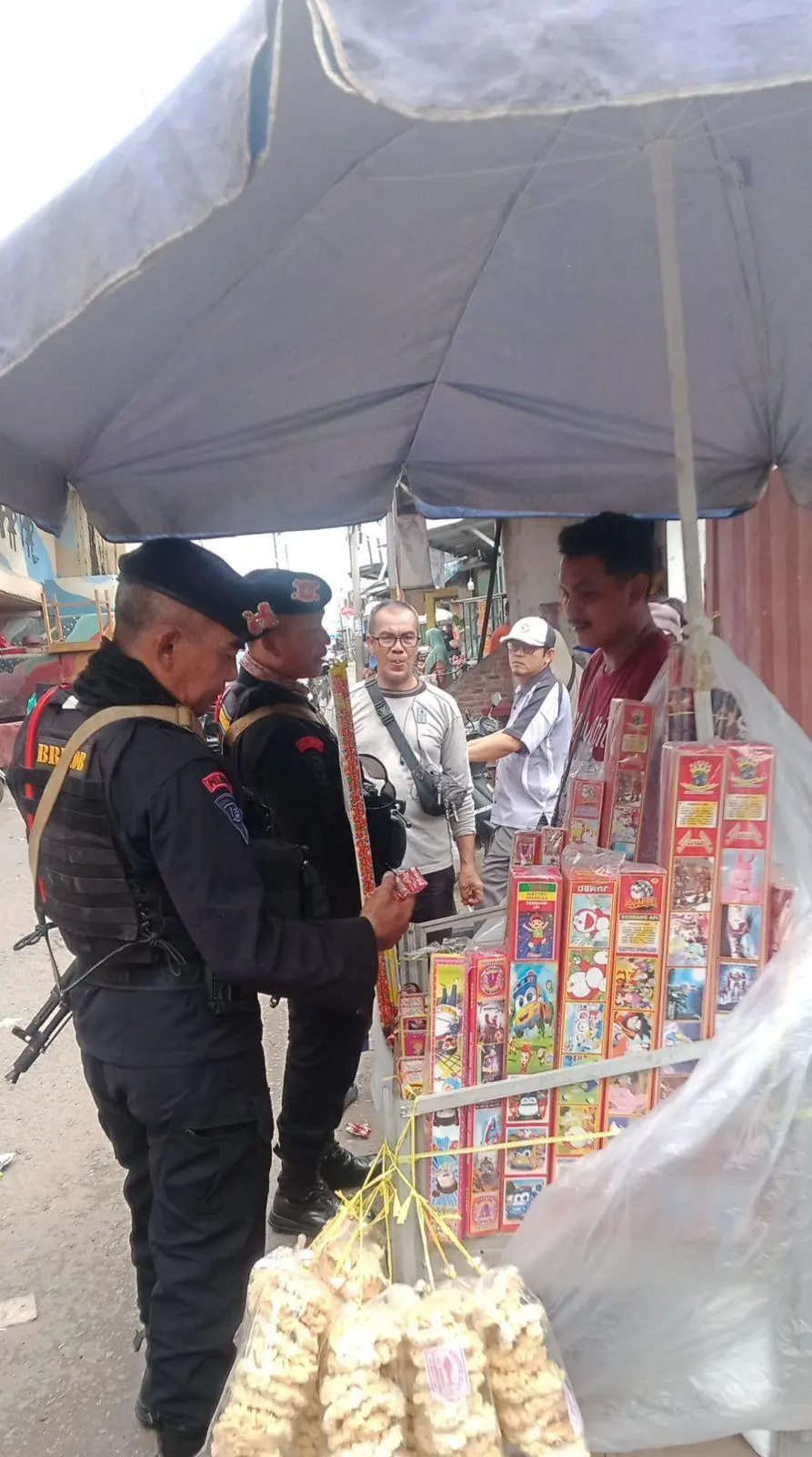 Satgas Operasi Lilin Krakatau 2025 Lakukan Patroli Dialogis Di Pasar Dan Tempat Wisata.