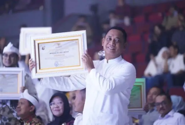 Pemkab Bekasi Raih Predikat Kabupaten Informatif 2025