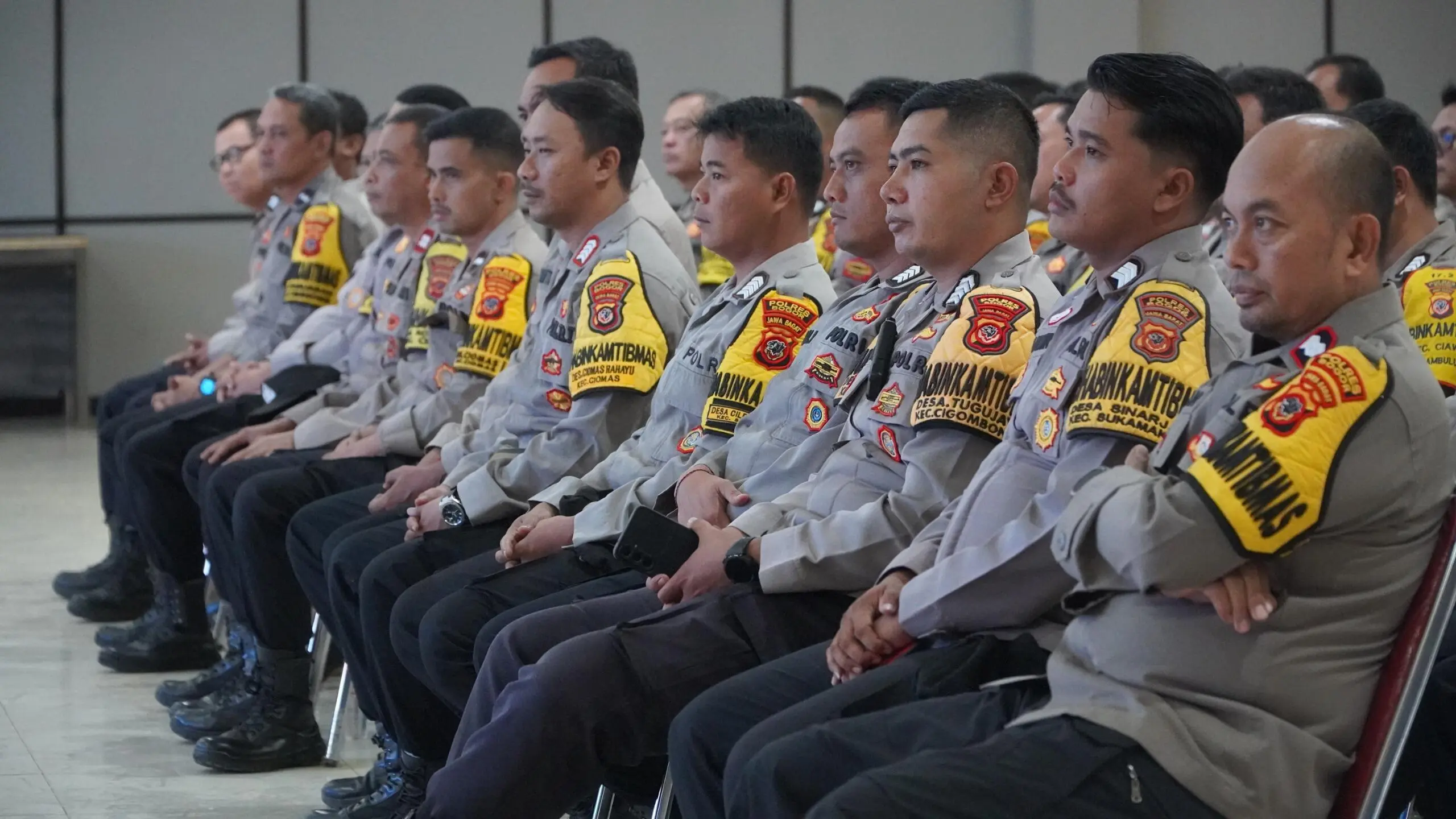 Kapolres Bogor Berikan Arahan Kepada Bhabinkamtibmas Untuk Tingkatkan Pelayanan Masyarakat