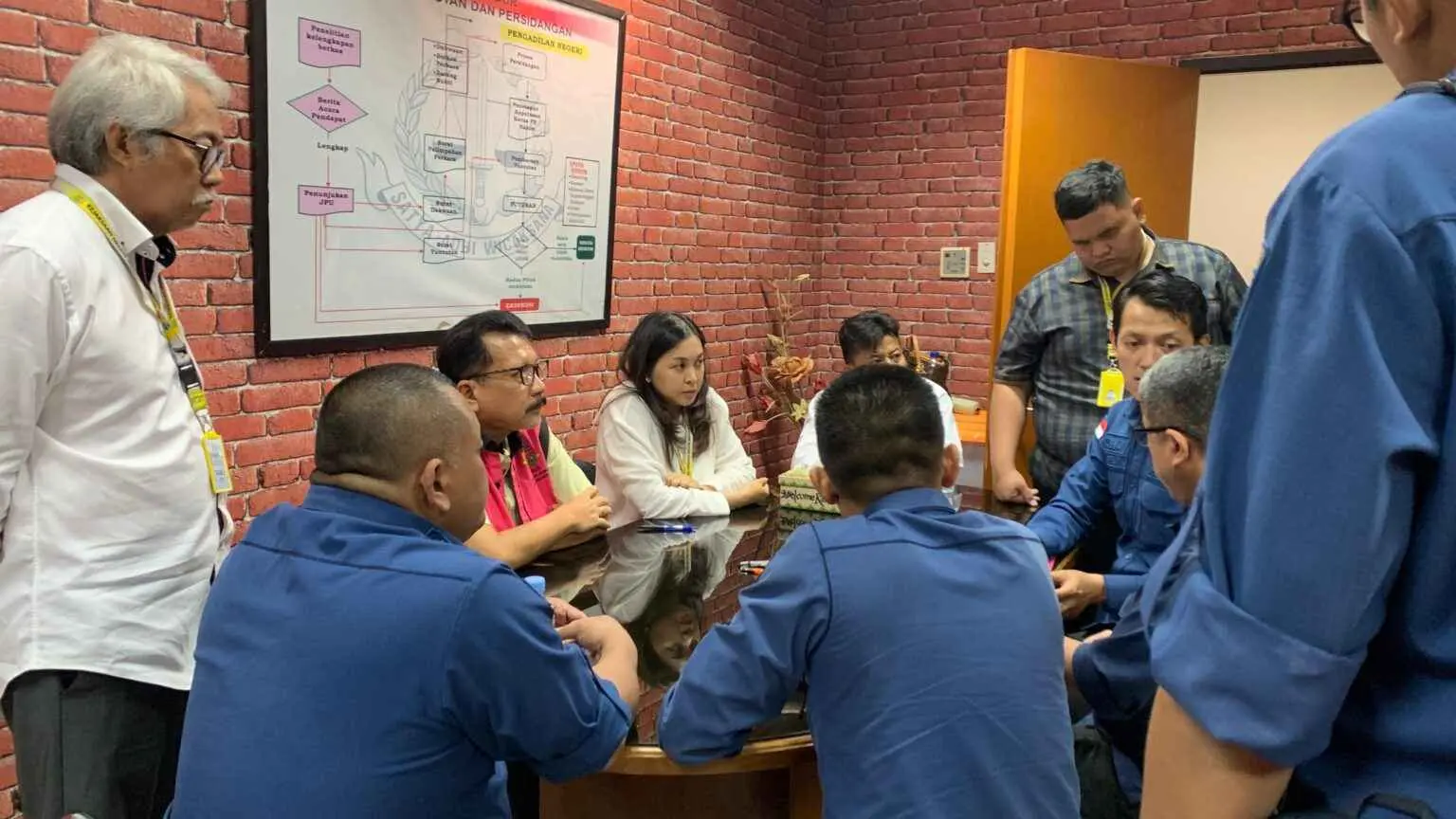 JAM PIDSUS Kejagung Serah Terima Tanggung Jawab Tersangka dan BB (Tahap II) Perkara Permufakatan Jahat