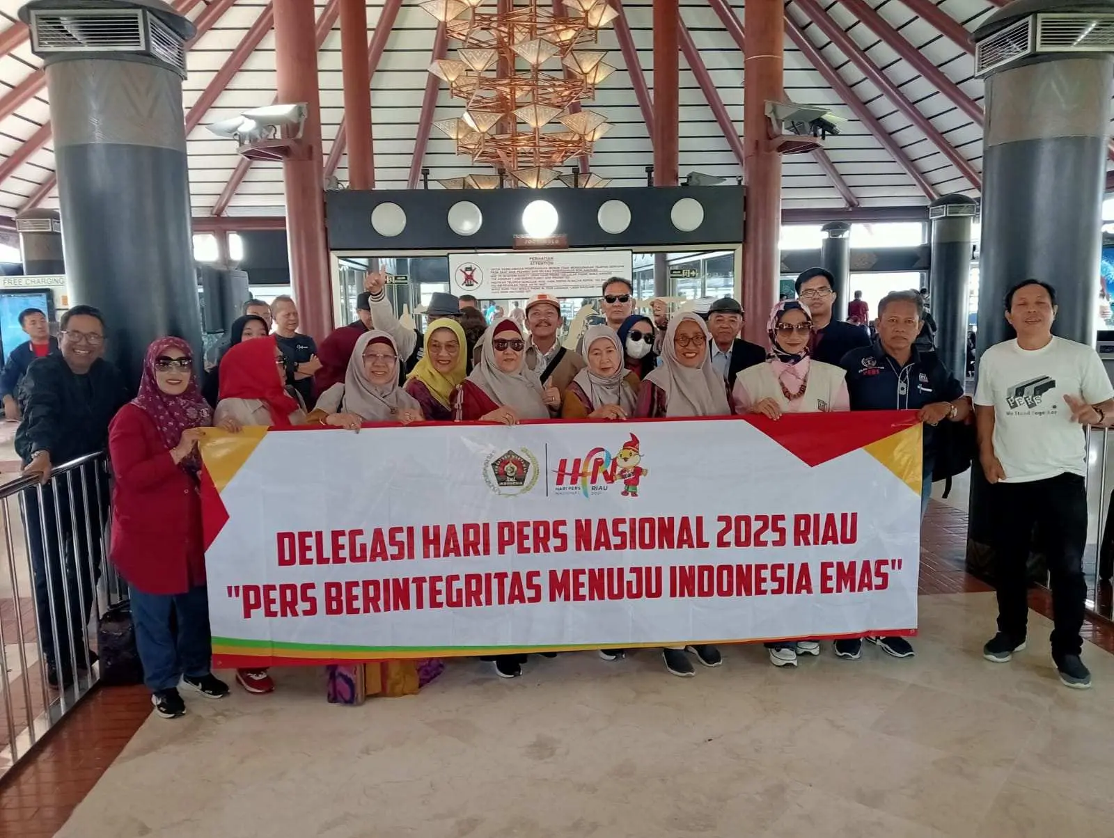 HPN 2025, Rombongan Pengurus PWI Pusat dan Tokoh Pers Nasional Tiba di Riau