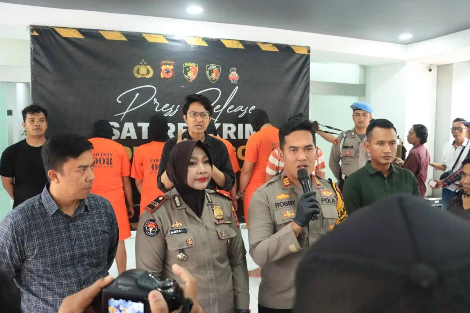 Polsek Gunung Putri Bersama Polres Bogor Berhasil Ungkap Kasus Pencurian Dengan Kekerasan Di Kota Wisata