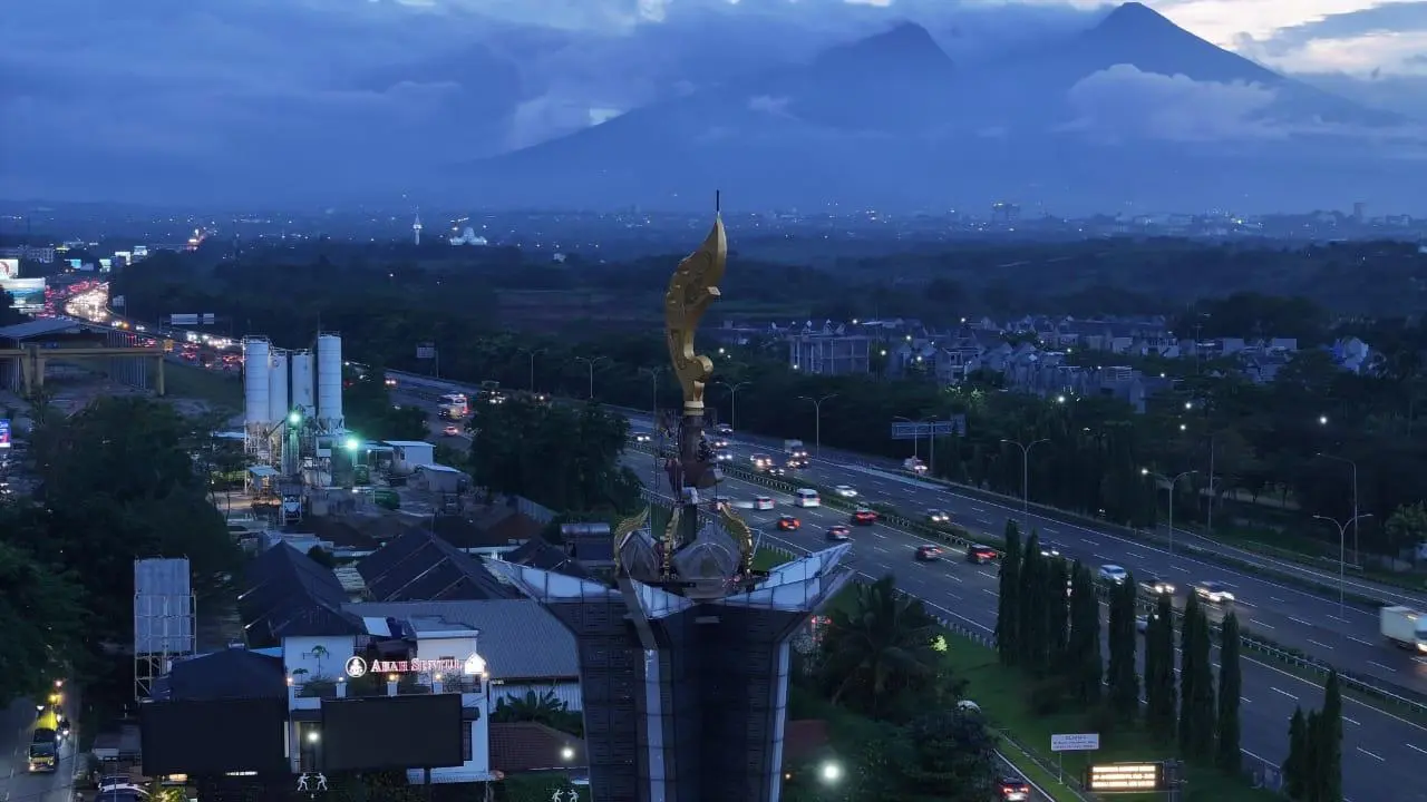 Bupati Bogor Sempurnakan Tugu Pancakarsa dengan Ornamen Kujang Raksasa Setinggi 14