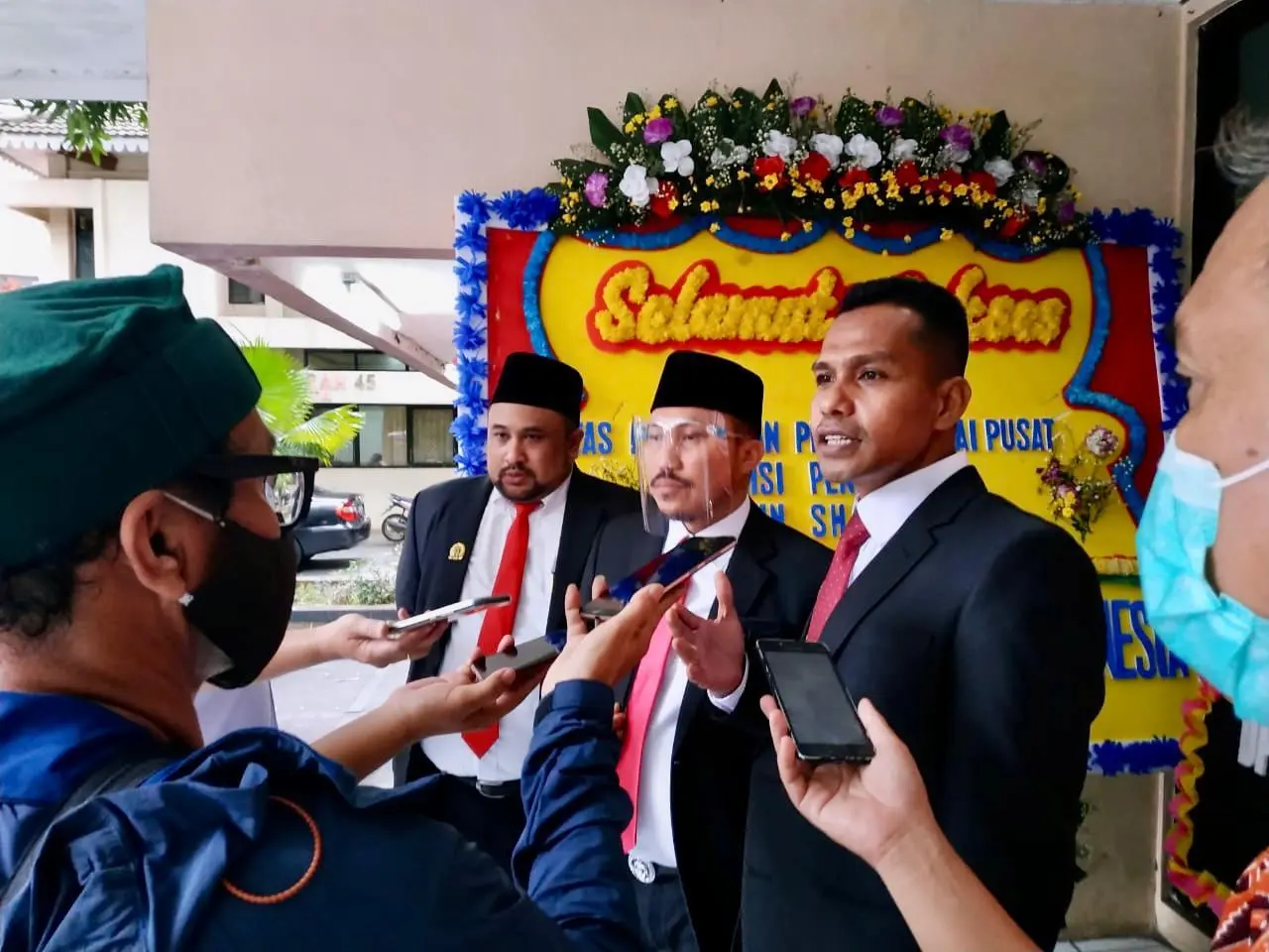 TIM KAPOLRI VS KOMITE REFORMASI PRESIDEN, DR. TASRIF M. SALEH: TAK PERLU DIBENTURKAN, HARUS KOLABORASI