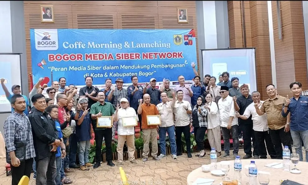 Keterbukaan informasi pendidikan merupakan bagian dari hak publik yang diatur dalam Undang-Undang Nomor 14 Tahun 2008 tentang Keterbukaan Informasi Publik (UU KIP)